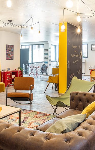 LA-COUR-DES-GRANDS680a31e7230c87.18895805