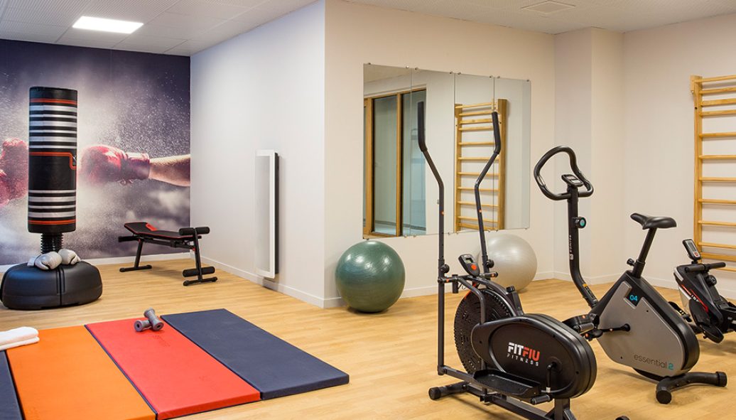 LA-COUR-DES-GRANDS680a31e761bb91.46359441