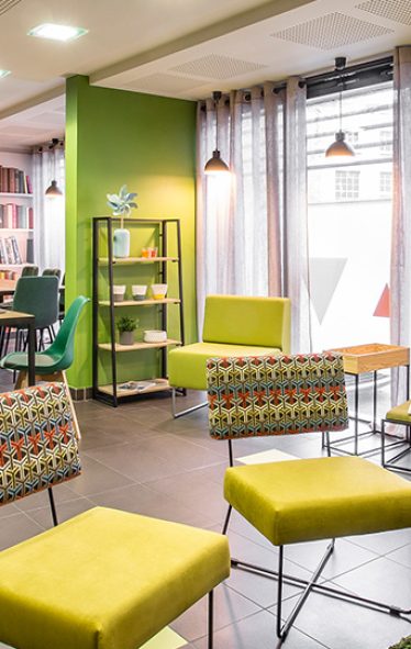 UNIVERS-967ee8a1a5b9656.75589284