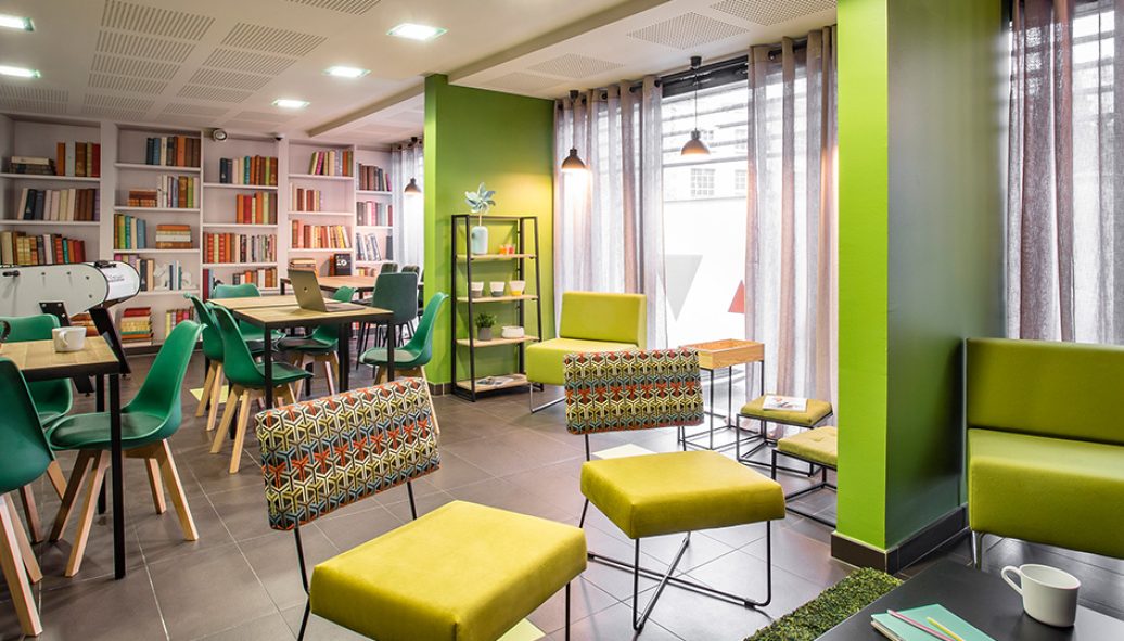 UNIVERS-967ee8a1a5b9656.75589284